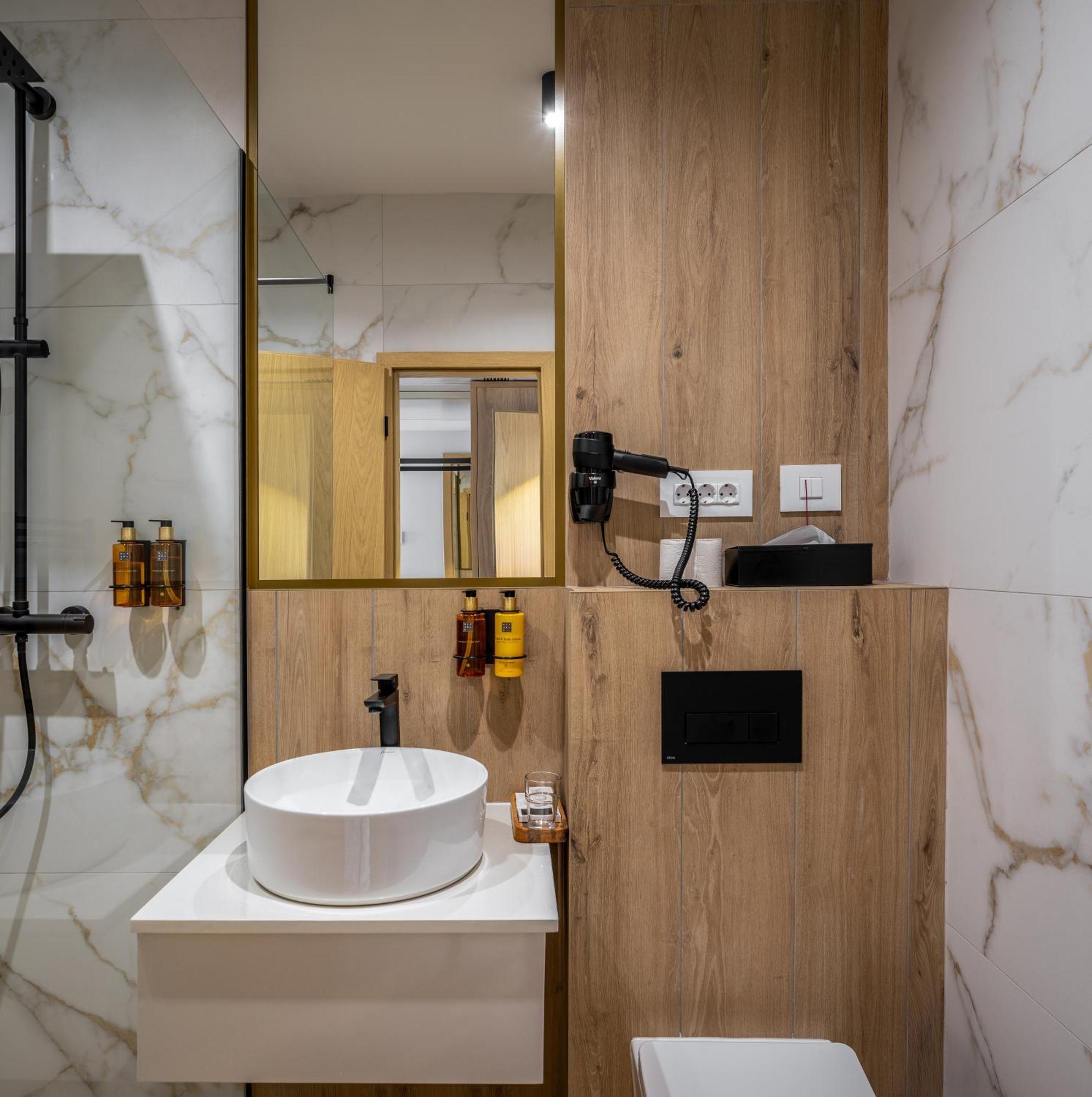Hotel Branco ทิมิชัวรา ภายนอก รูปภาพ